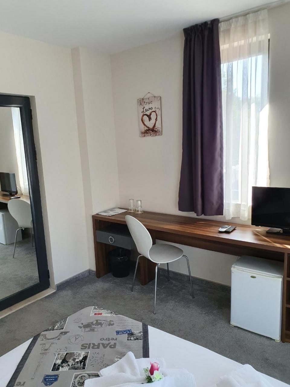 Family Hotel Novel City Burgas Rum bild